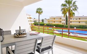 Lovelystay - 2Br Modern, Pool Access, Close To Marina & Beach